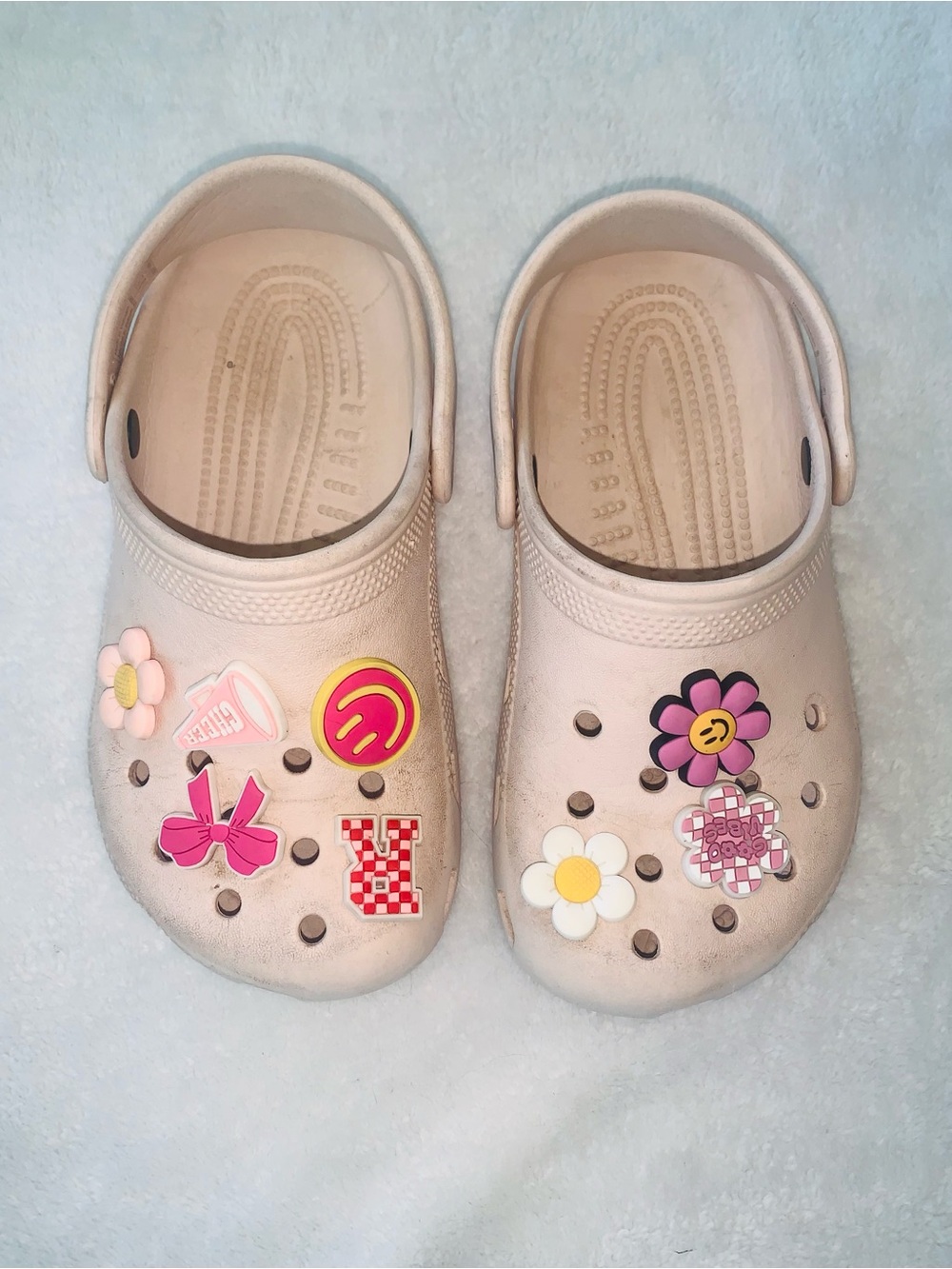 Light pink crocs size 1K (charms included!)
